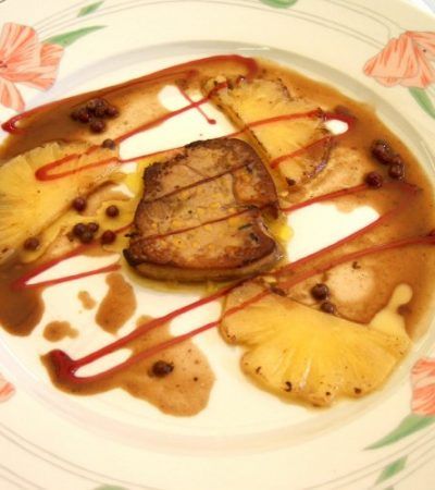 Foie gras poêlé à l’ananas victoria